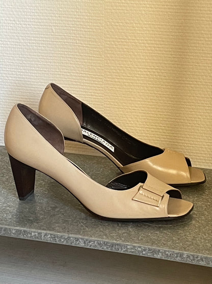 balenciaga cream heels