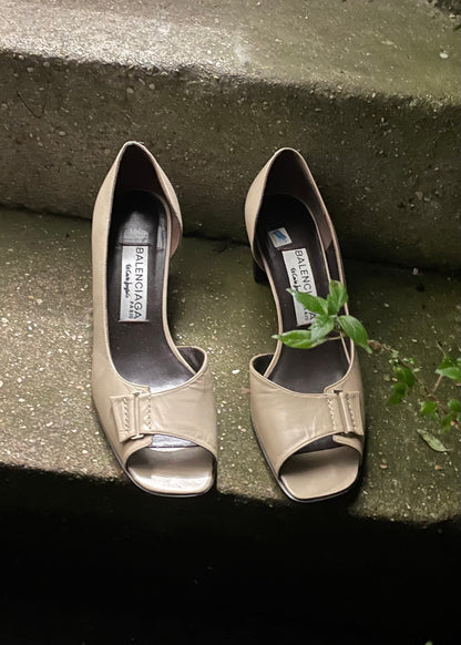 balenciaga cream heels