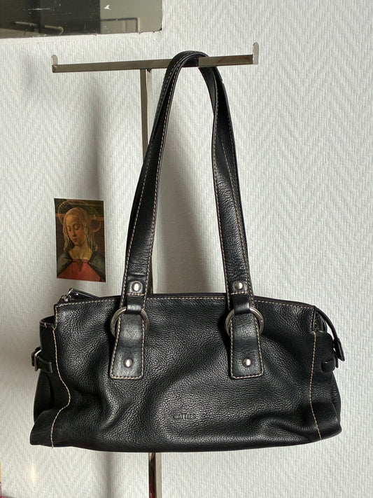 leather baguette bag
